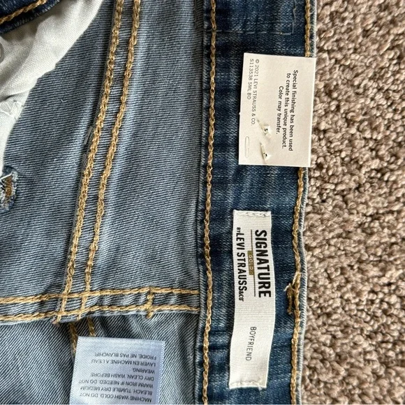 Signature by Levi Strauss & Co. Women's Mid Rise Boyfriend Sz 4 W27 NWT - Picture 8 of 11